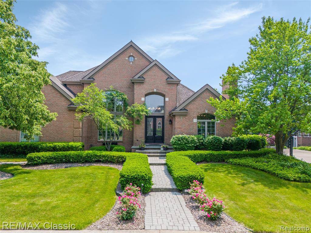 18438 Clairmont E Circle, Northville, MI 48168