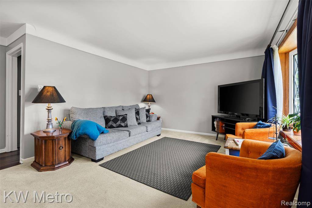 Saint Clair Shores, MI 48081,20320 Martin Road