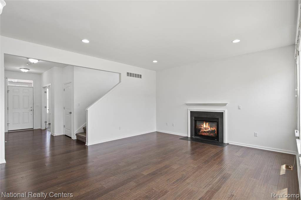 Wixom, MI 48393,451 Goodrich
