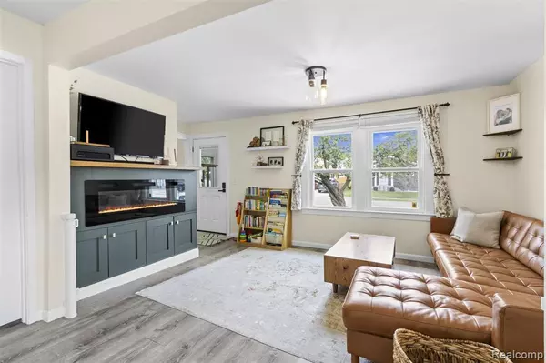 Hazel Park, MI 48030,23083 Tawas Avenue