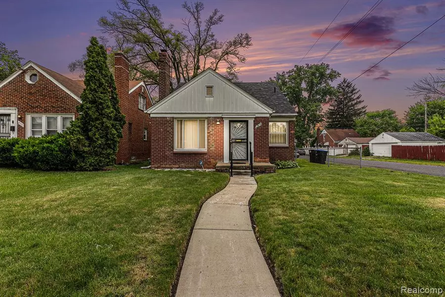 15377 Heyden Street, Detroit, MI 48223