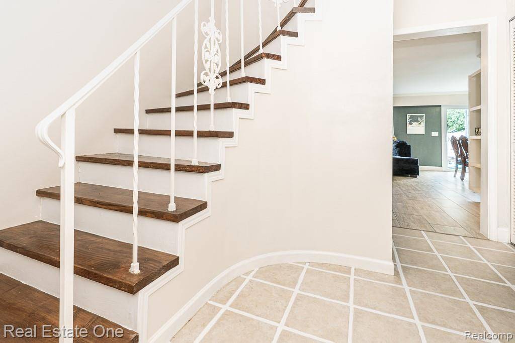 Rochester Hills, MI 48309,104 Manor Way