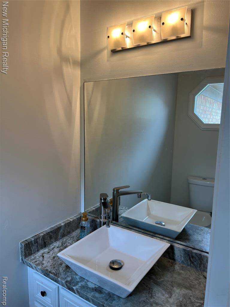 Clinton Twp, MI 48036,37255 Glenbrook Drive