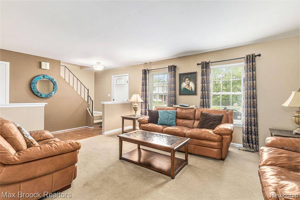 Westland, MI 48186,39297 Gloucester Street