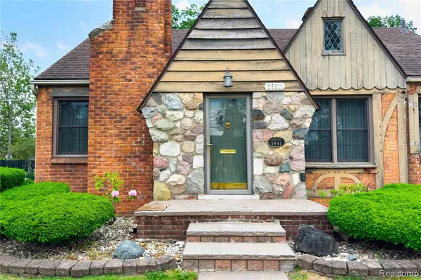 Dearborn, MI 48128,23211 Myrtle Street