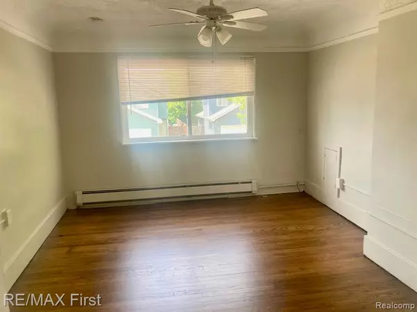 Hazel Park, MI 48030,23360 CARLISLE Avenue