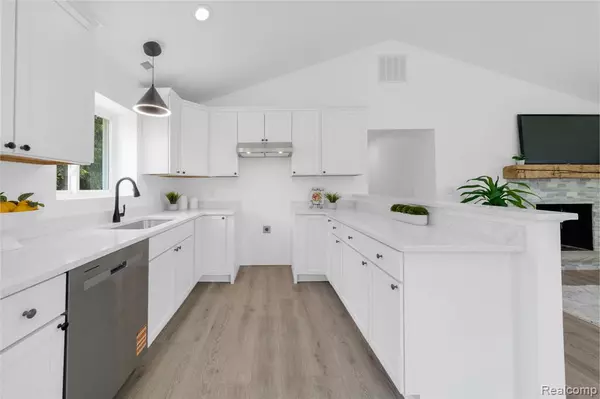 Rochester Hills, MI 48309,2694 Vendome Avenue