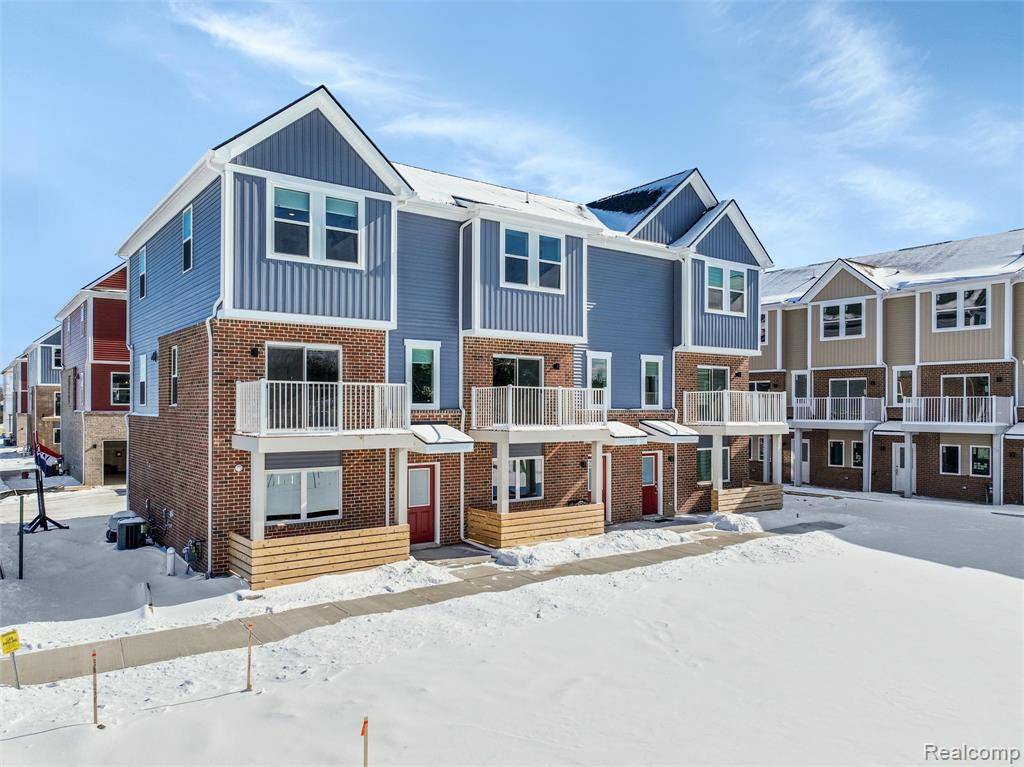 Troy, MI 48085,4813 Parkside Lane