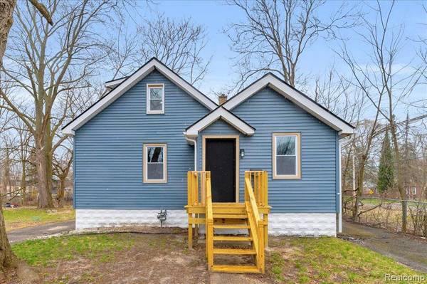 15907 BLACKSTONE Street, Detroit, MI 48223