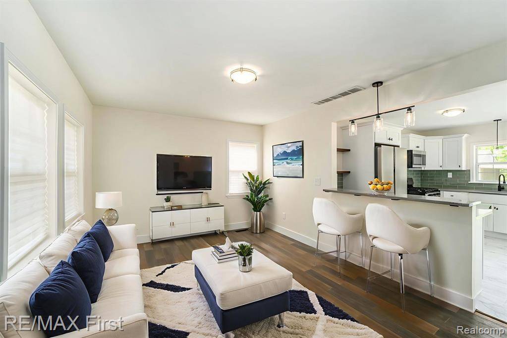 Saint Clair Shores, MI 48089,11003 Packard Avenue