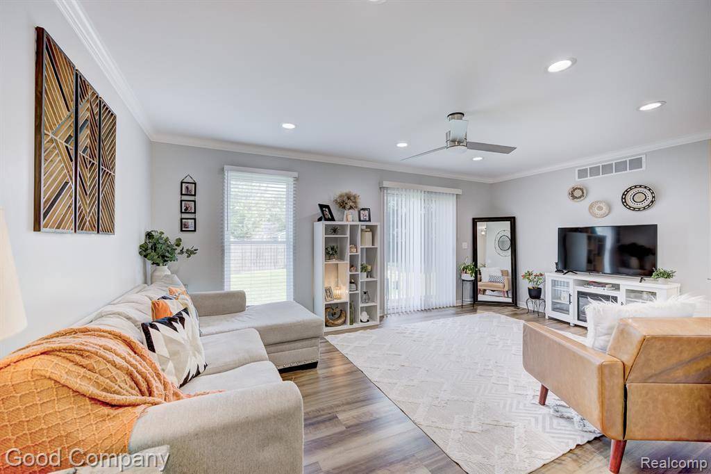 Warren, MI 48088,13655 Villa Pointe Drive