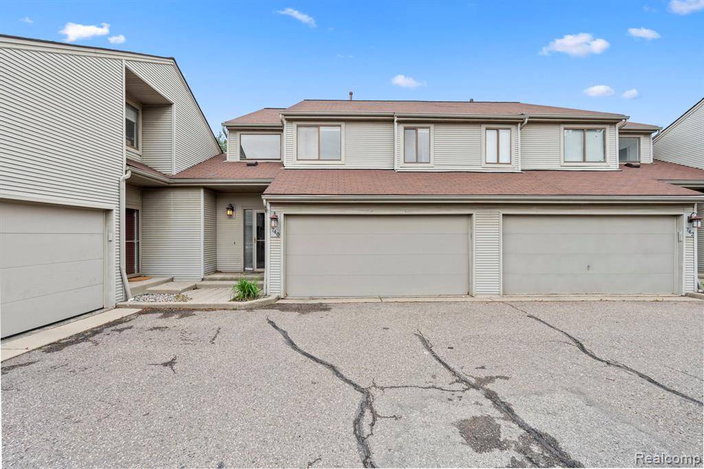 740 Eastbridge Court, Rochester Hills, MI 48307