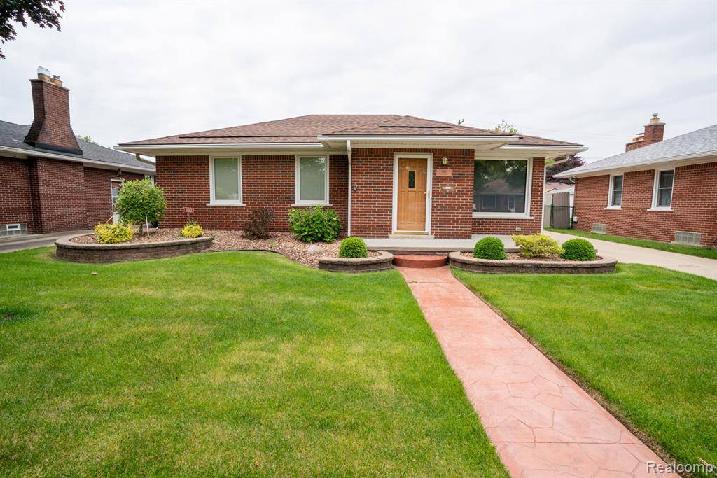 3160 Anna Avenue, Trenton, MI 48183