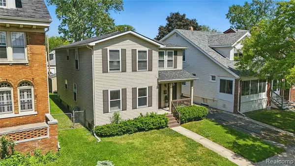 Grosse Pointe, MI 48230,1372 Maryland Street