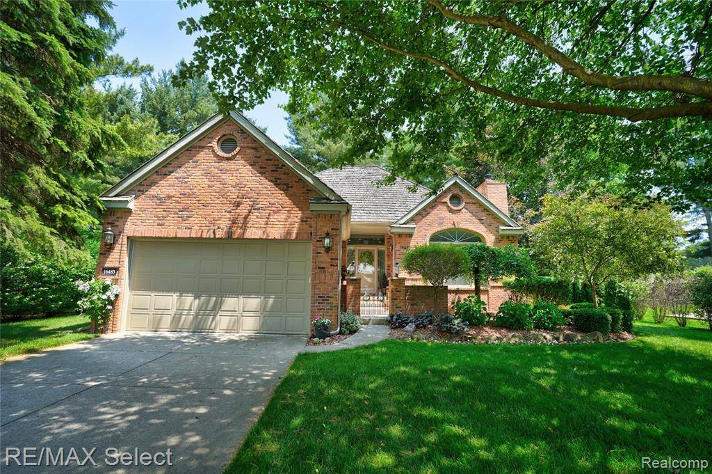 16483 Dawnlight Drive, Fenton, MI 48430