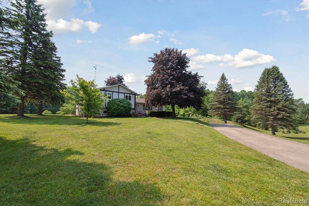 2970 Sand Beach Road, Bad Axe, MI 48413