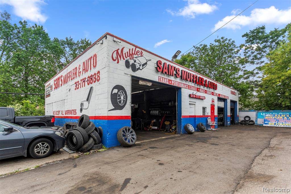 15405 Schoolcraft Street, Dearborn, MI 48227