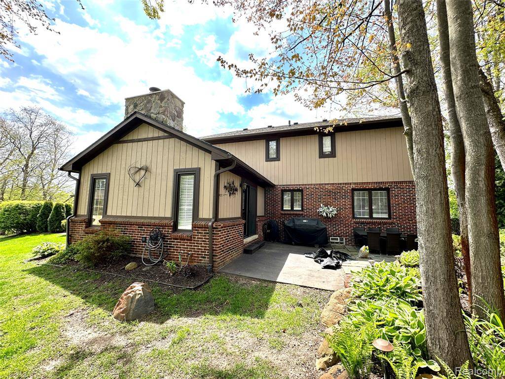 Lake Orion, MI 48362,85 Overlake Drive