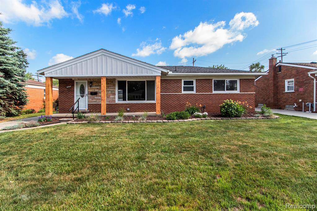 29424 Oakley Street, Livonia, MI 48154