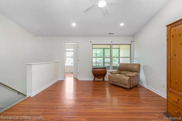 South Lyon, MI 48178,61109 Greenwood Drive