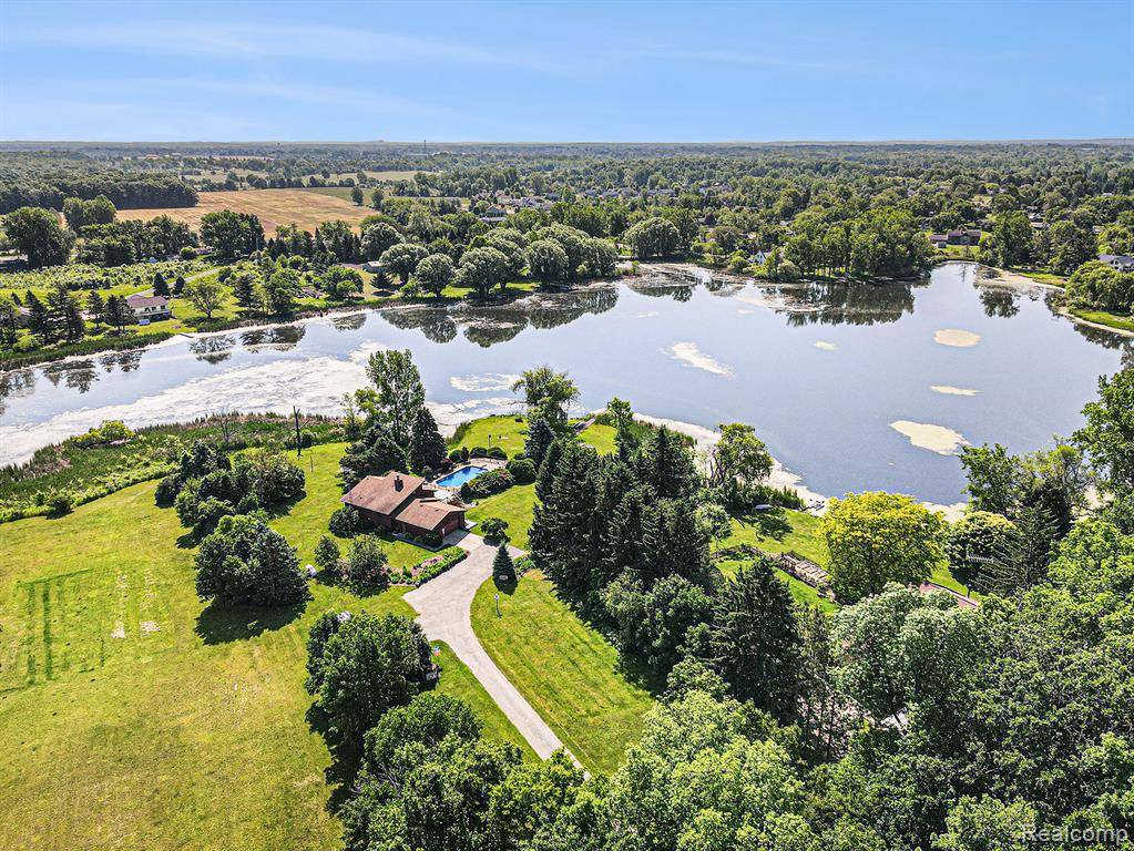Grand Blanc, MI 48439,10267 Wake Robin Drive
