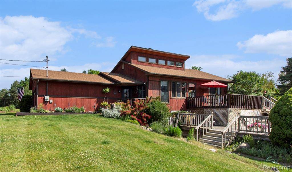 10267 Wake Robin Drive, Grand Blanc, MI 48439