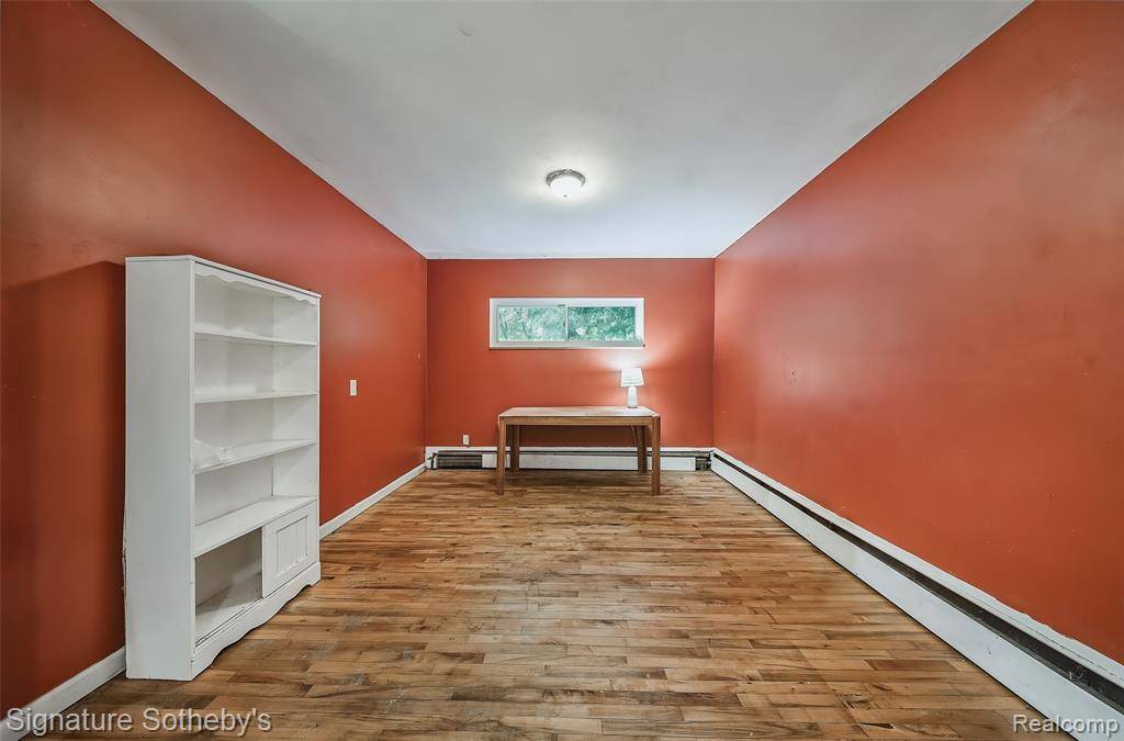 Farmington Hills, MI 48336,28492 Shadylane Drive