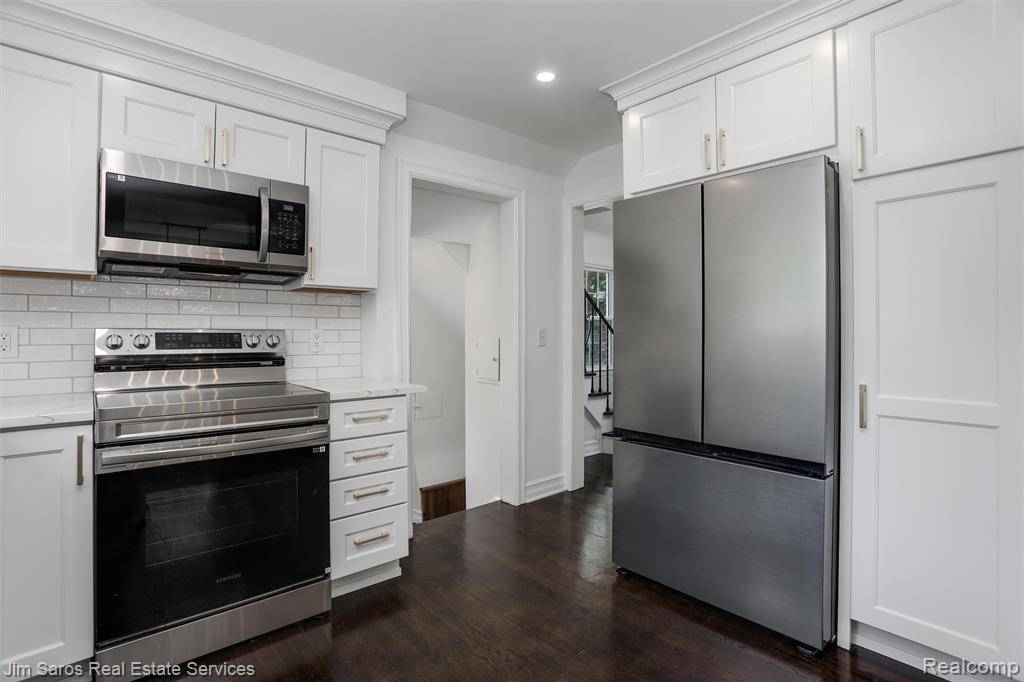Grosse Pointe, MI 48236,249 Ridgemont Road