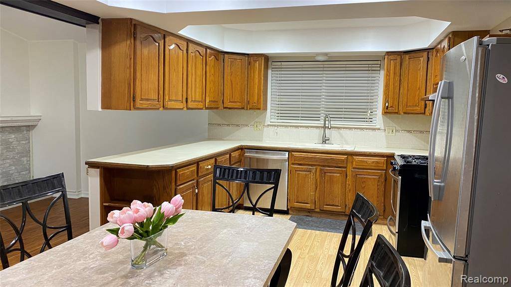 Troy, MI 48083,2759 SARATOGA Drive