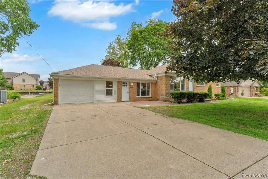 27853 Johnson Road, Grosse Ile, MI 48138