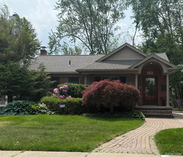 Birmingham, MI 48009,2352 Buckingham Avenue