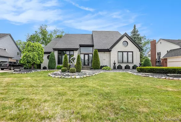 Commerce Twp, MI 48382,4322 Darlene Drive
