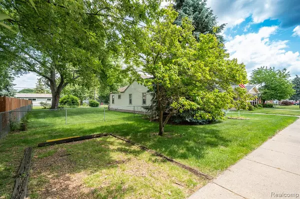 Roseville, MI 48066,19811 Lakeworth Street