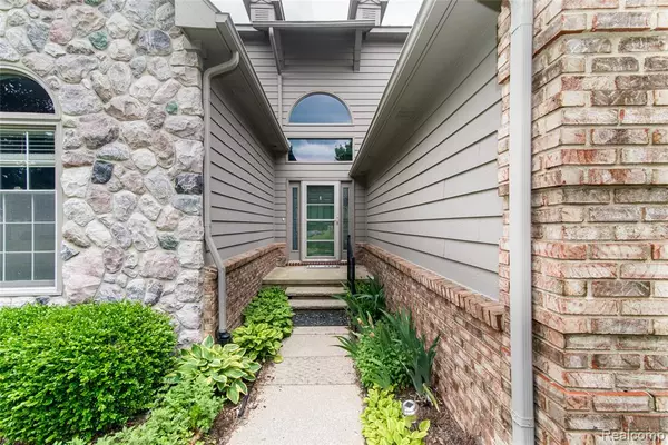Milford, MI 48381,1093 Eagle Nest Drive