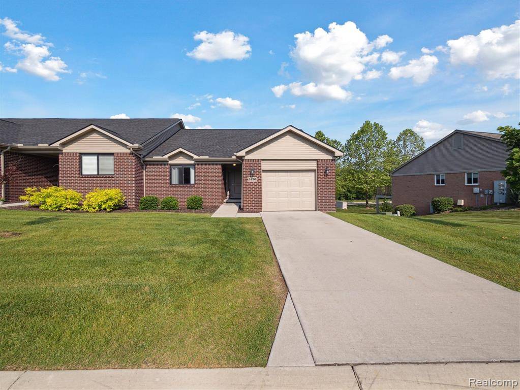 1470 Duncan Drive, Chelsea, MI 48118
