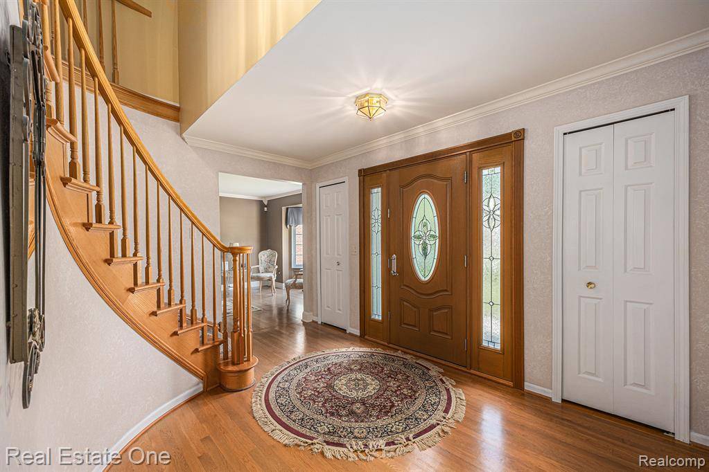 Troy, MI 48085,2842 Manorwood Drive