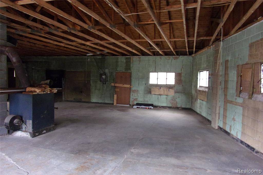 Howell, MI 48843,2435 E Grand River Avenue