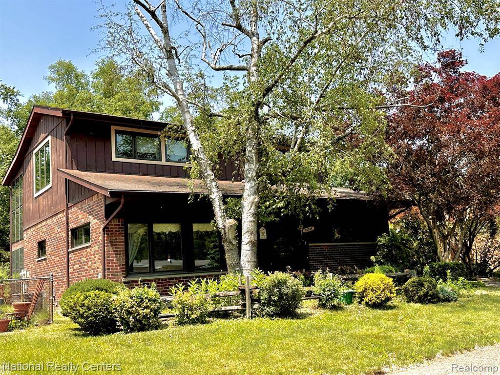 20345 Maplewood Street, Livonia, MI 48152