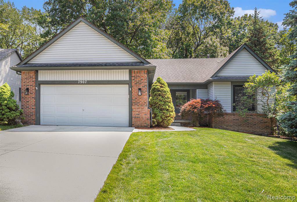 7907 Hoffman Drive, Waterford, MI 48327