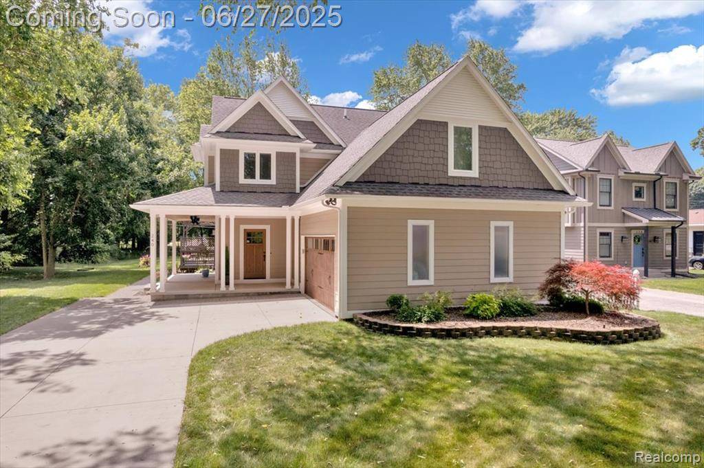 Rochester Hills, MI 48307,240 Red Oak Lane