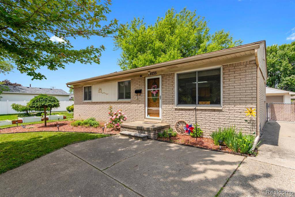 Roseville, MI 48066,19233 Martin Road
