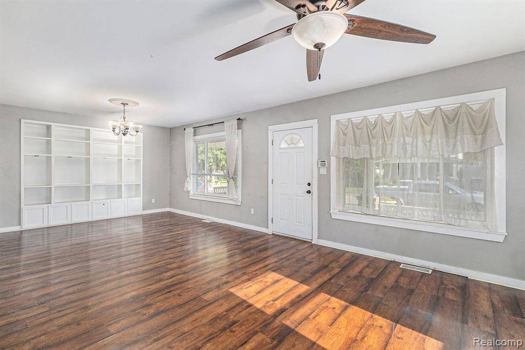 Mount Clemens, MI 48043,92 Gallup Street