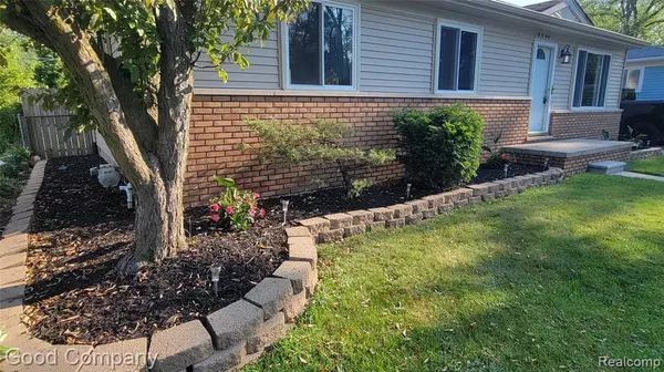 Shelby Twp, MI 48317,8544 Russell Street
