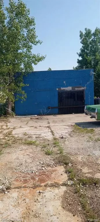 9400 Roselawn Street, Detroit, MI 48204
