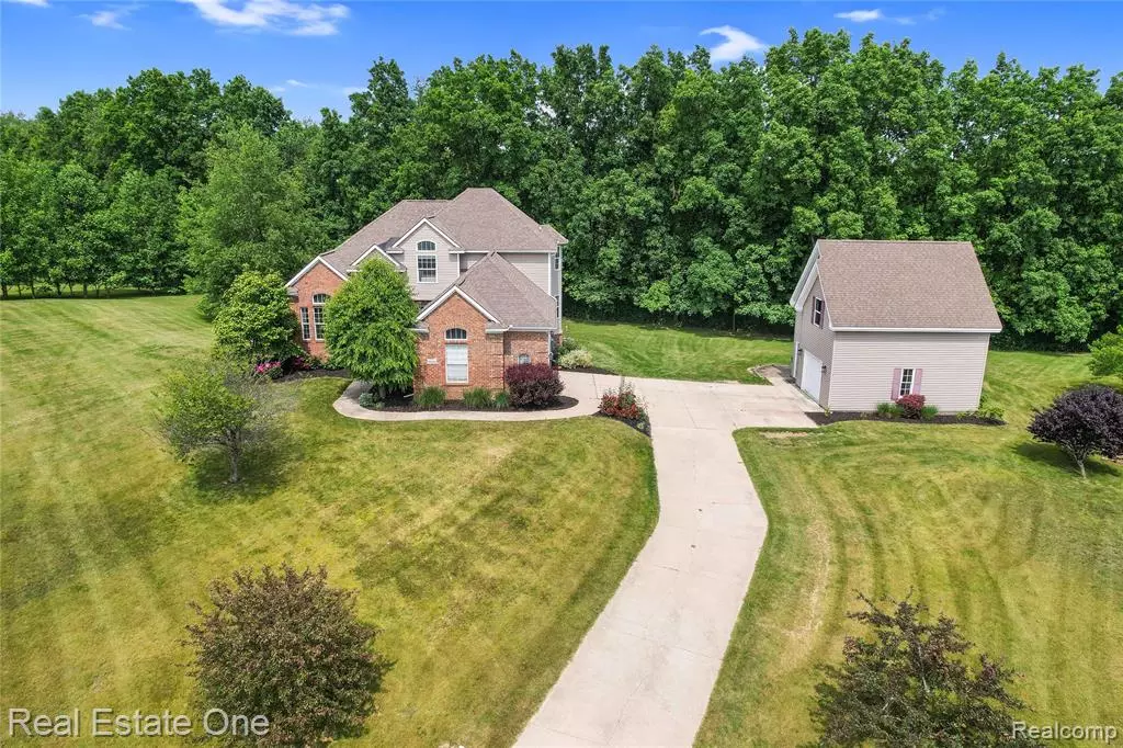 Saline, MI 48176,9806 Goldfinch Court