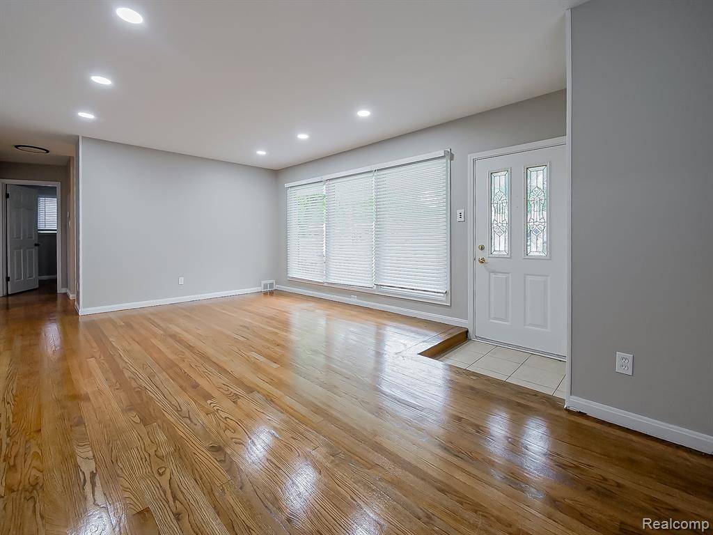 Saint Clair Shores, MI 48080,22854 Lingemann Street