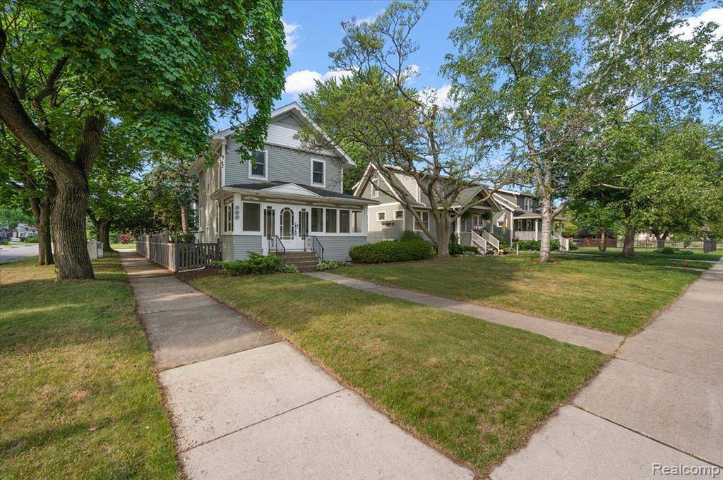 Royal Oak, MI 48067,820 E Lincoln Avenue