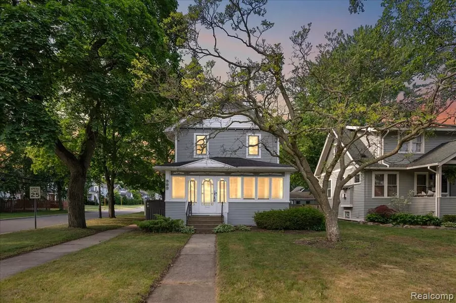 820 E Lincoln Avenue, Royal Oak, MI 48067