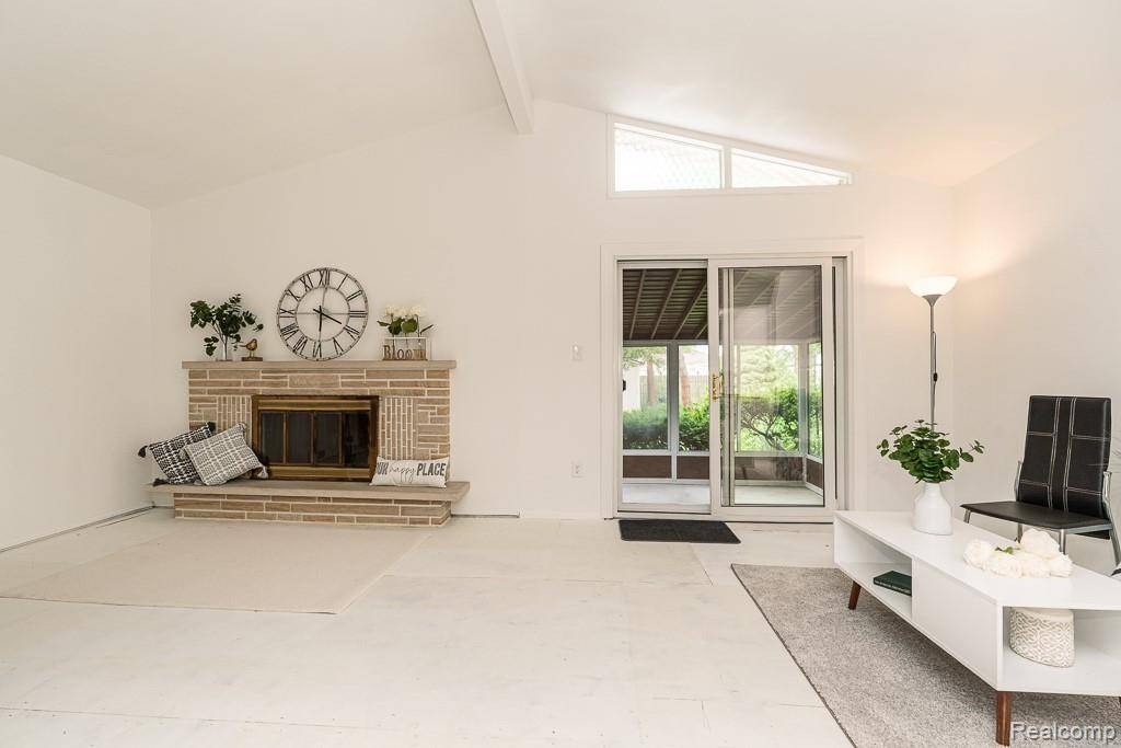Warren, MI 48088,32353 Gainsborough Drive