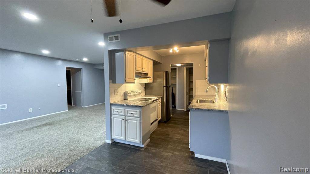 Saint Clair Shores, MI 48080,530 Riviera Drive